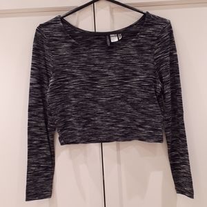 H&M Divided black & white crop top